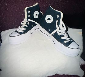 WOMEN'S CONVERSE (Size -5 )
