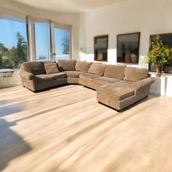 4- PIECE BEIGE SECTIONAL w/ CHAISE(FREE DELIVERY)(CLIFTON HEIGHTS PA 19018)
