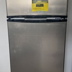 7.5 Cu. Ft. Refrigerator 