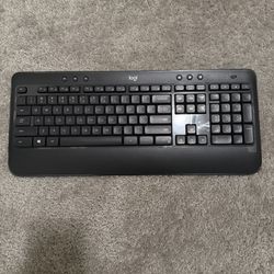 Logitech MK540 Advanced Wireless Keyboard for Windows, 2.4 GHz Unifying USB-Receiver, Multimedia Hotkeys