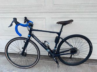 Gravel bike (Fuji size M)