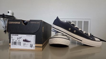 Converse CHUCK TAYLOR'S ALL STAR - Navy Size 3 (Women's 5) - BNIB