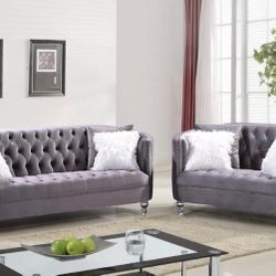 SOFA AND LOVESEAT NEW IN BOX AVAILABLE\\ JUEGO DE MUEBLES NUEVO EN CAJA DISPONIBLE