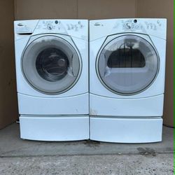 Whirlpool Washer And Gas Dryer 