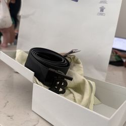Authentic Men’s Burberry Reversible Belt 