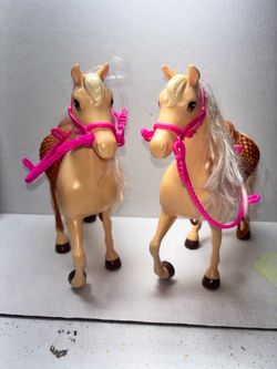 2 Mattel Barbie Horse Palomino Blond Mane & Tail With Brown Saddle
