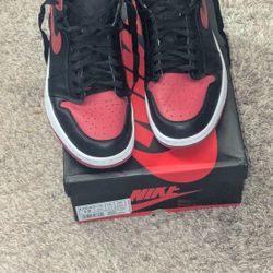 Nike Air Jordan 1 Retro High OG Bred (2016)