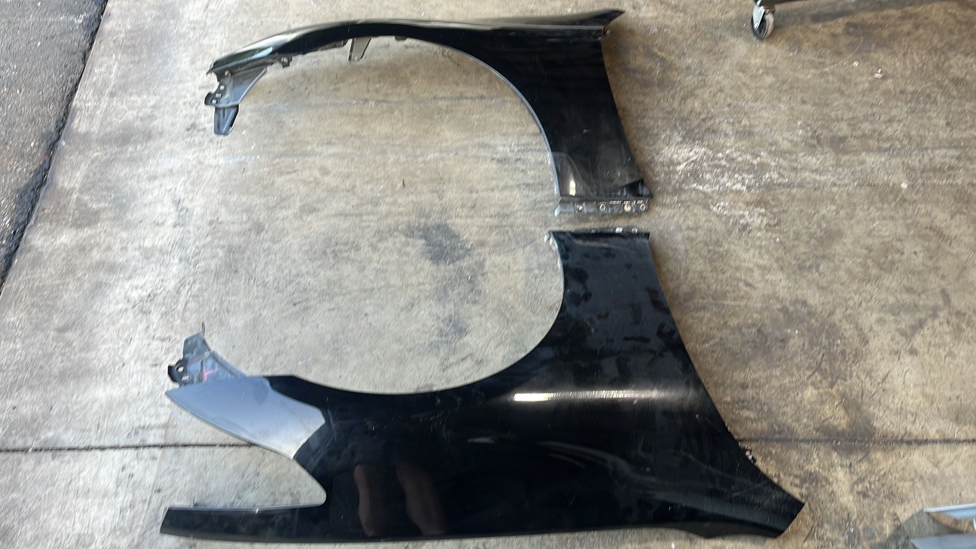 Infiniti G37 Sedan 2 Fenders Part