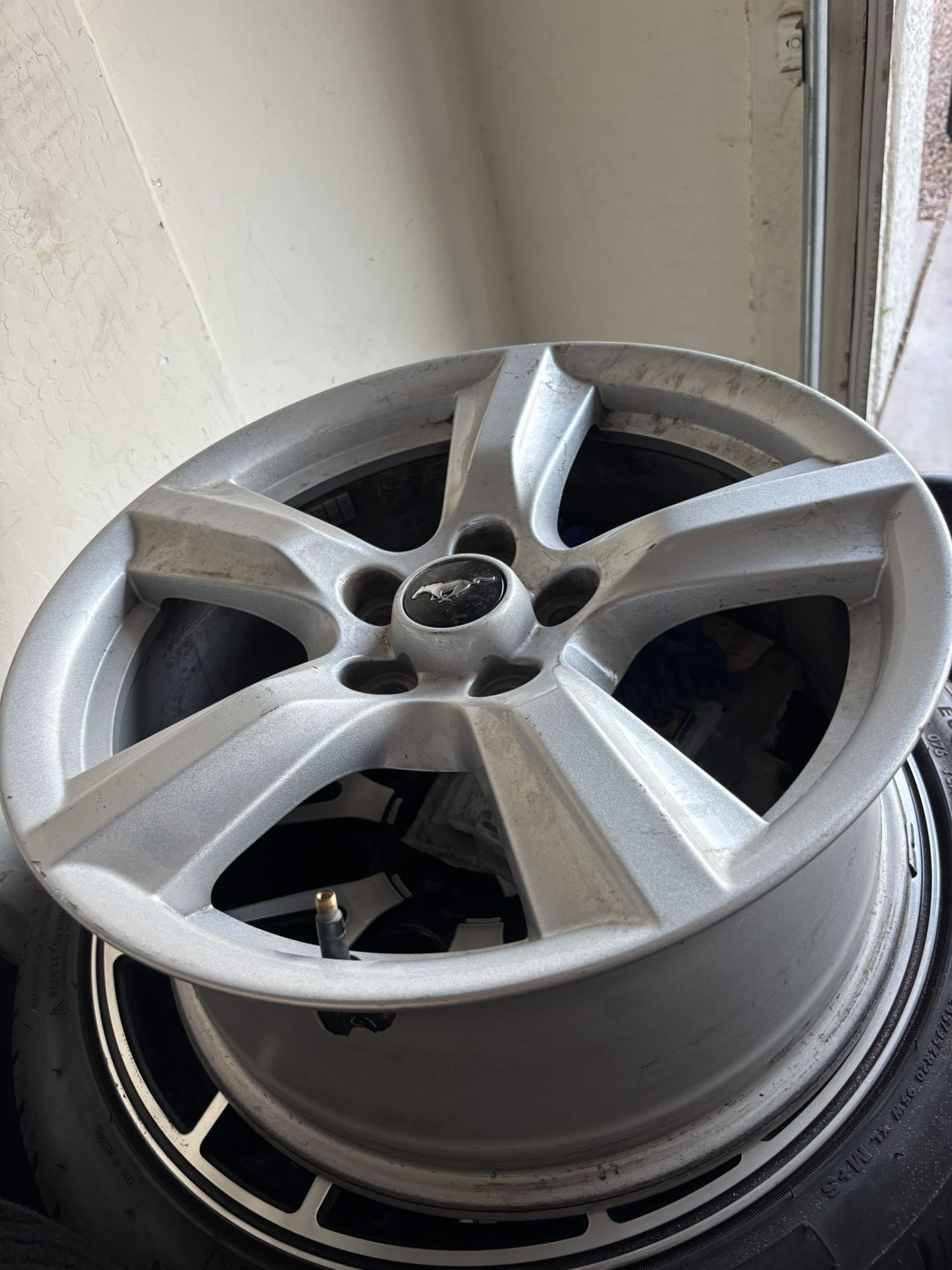 Ford Mustang  Wheel 