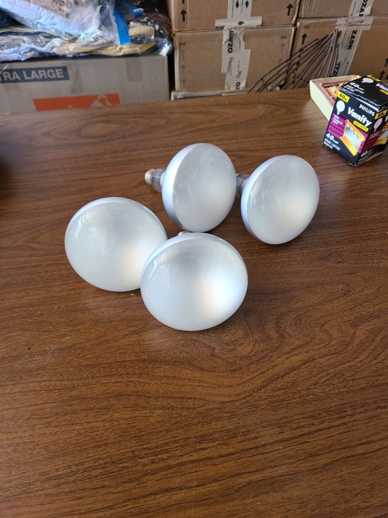 Used 4 Incandescent  BR40  Recessed Lighting Bulbs