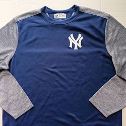 Size XL New York Yankees Majestic Men's Navy Therma Base Pullover
Sweater