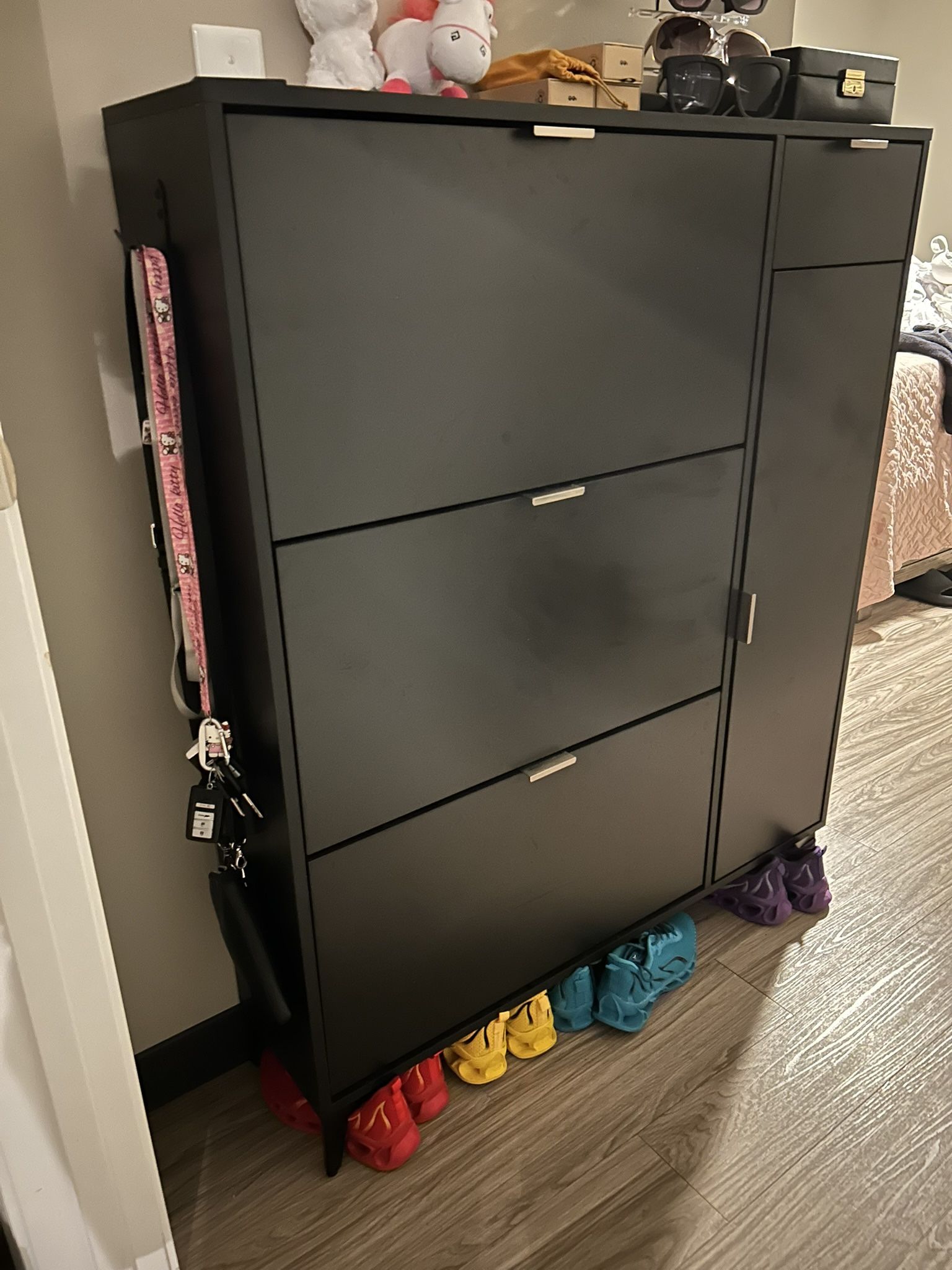 Shoe Rack/Cabinet