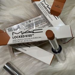MAC Locked Kiss 24-Hour Lipstick 