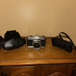 Vintage Camera W/ Case 