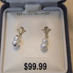 10K Gold Pearl Earrings