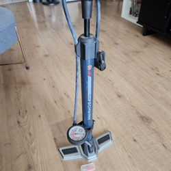 NEW - Schwinn Air Center Plus Bicycle Pump