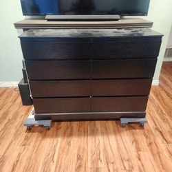 Dresser 8 Drawers