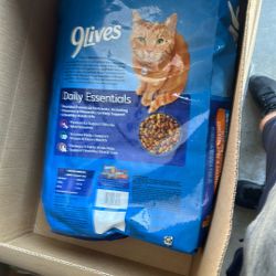 9Lives Daily Essentials Dry Cat Food, 28 Pound Bag