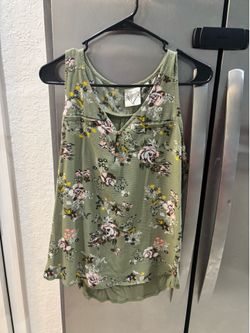 Ladies floral tank size Large