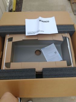 Undermount kitchen sink and foucet