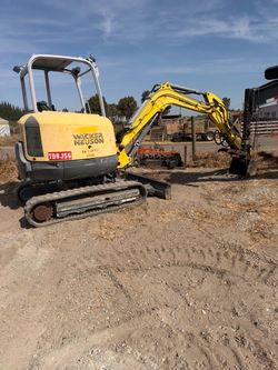 2015 Wacker Neuson EZ38 Excavator – 1,800 Hrs – 2 Buckets – Hydraulic Thumb