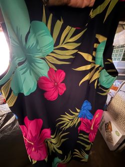 Vibrant colors very nice fitting size 14