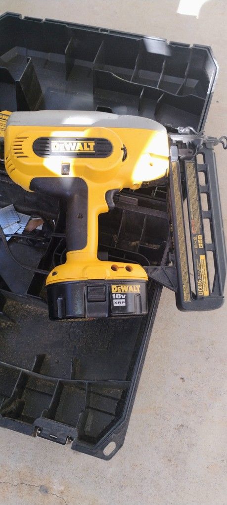 18 V DeWalt  Nailer 