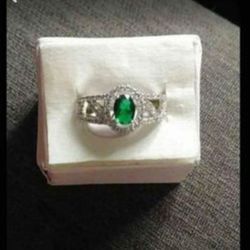 New S.Sterling Silver White Sapphire And Emerald Topaz Ring Size 8