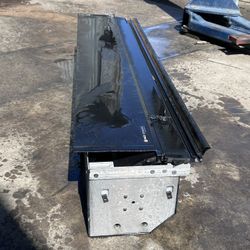 GM Tonneau Cover 