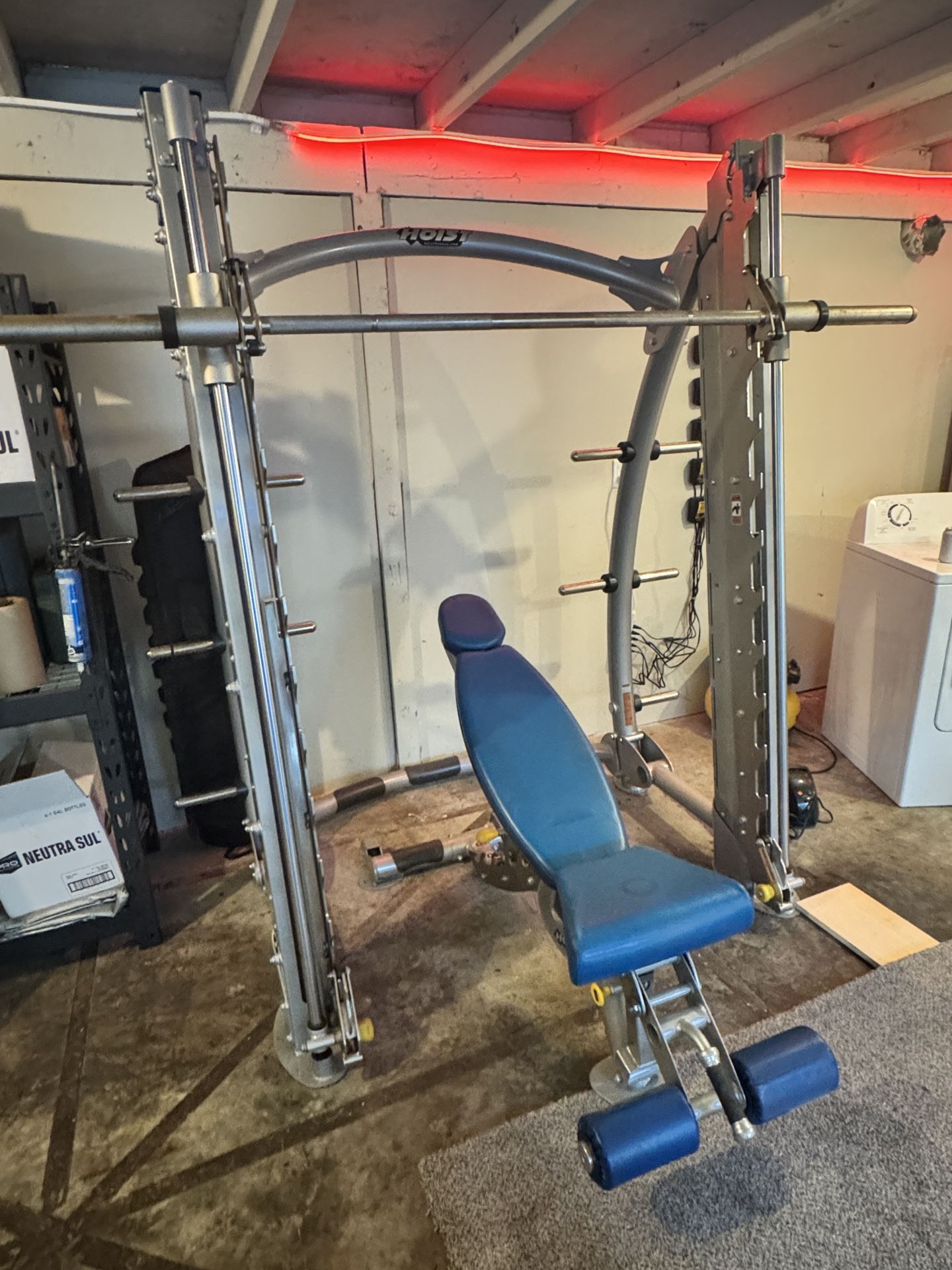 Hoist Smith Machine With 507.5 Ibs In Plates