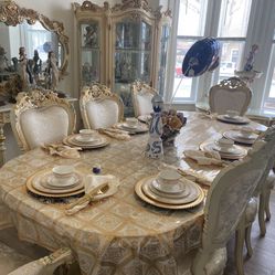 Dining room table that seats eight luxury