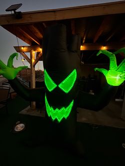 Tree inflatable