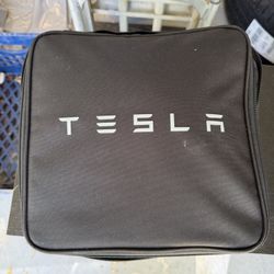 Tesla Mobile Connector