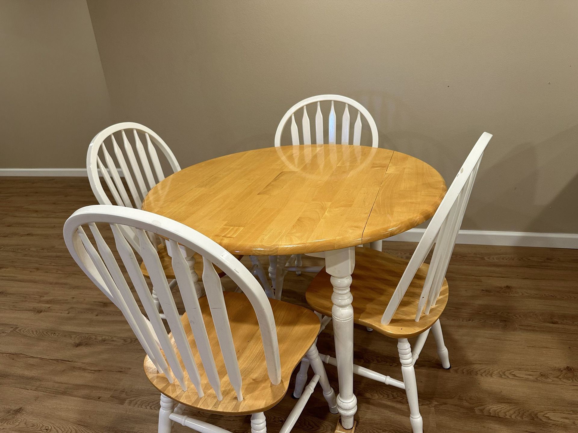 Solid Wood Dinner Table With Four Chairs 