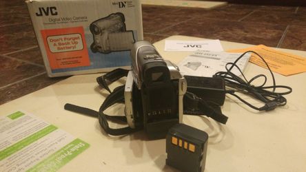 DV Camcorder w/ carry case & battery