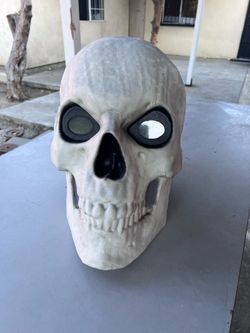 Halloween 12ft Skeleton Head