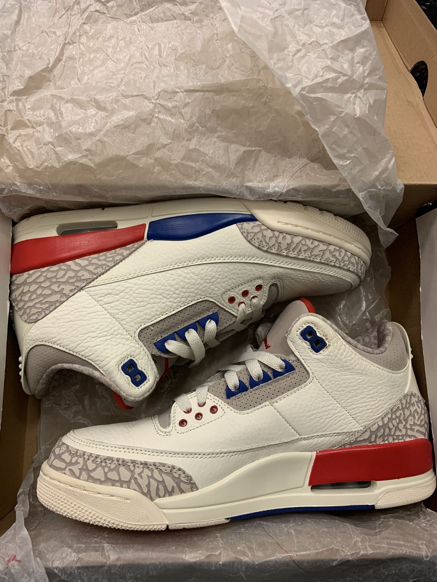 Air Jordan International Flight size