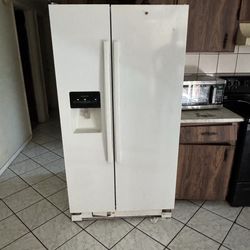 great condition refrigerator
