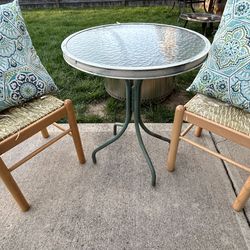 $25!!!  Just Discounted! 2 Vintage Chairs And Table