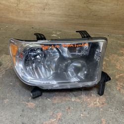 2007-2013 Toyota Tundra Passenger Headlight