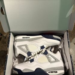 Jordan 4 Midnight Navy- Size 11