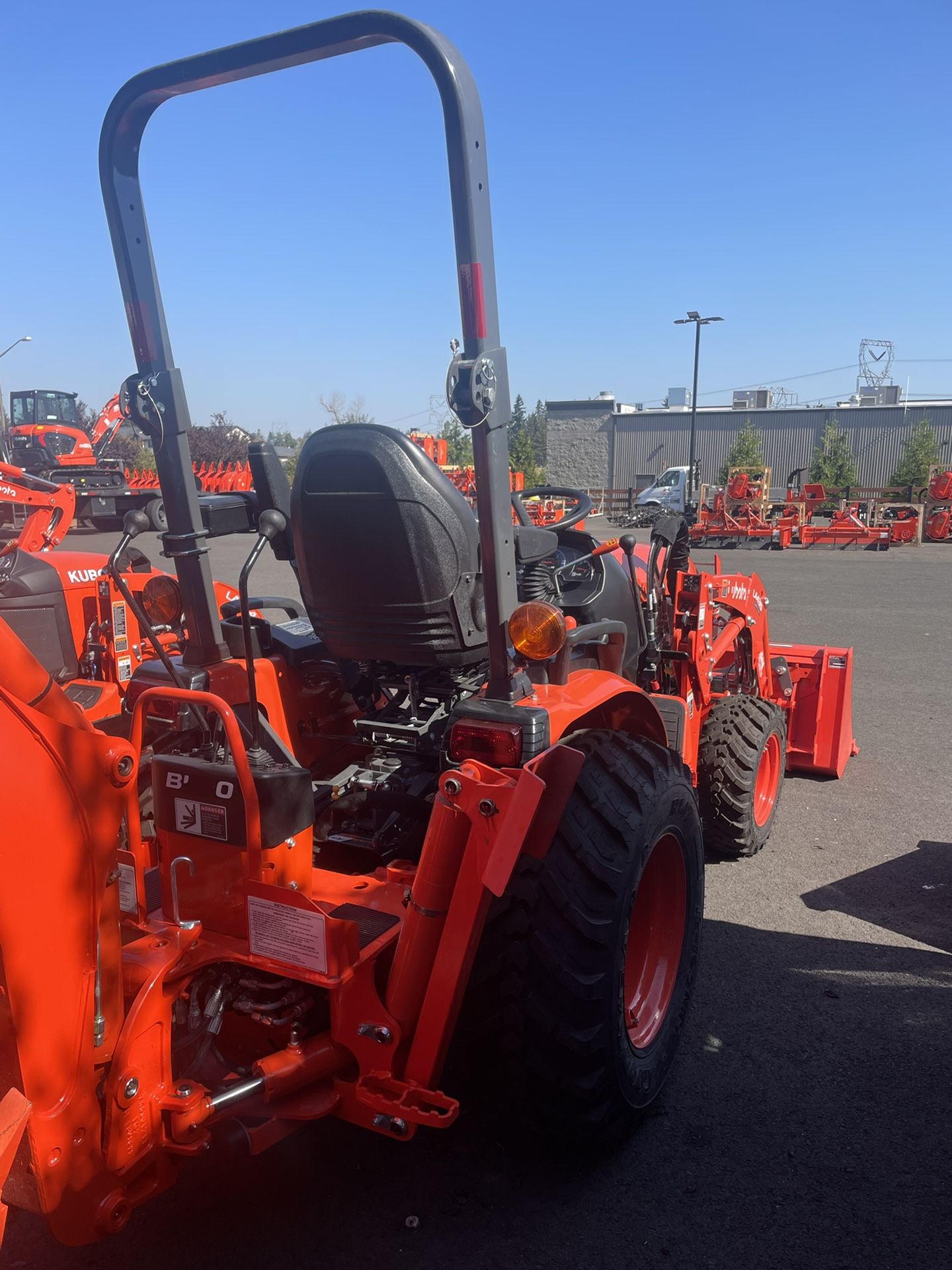 Kubota B2601 Tractor Loader Backhoe for Sale in Yelm, WA OfferUp