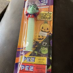 New! Vintage Dracula Pez Dispenser With Candy