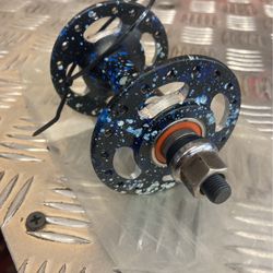 Track hub Front (formula- Sealed Bearing) 