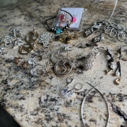 Free Women’s Earrings 