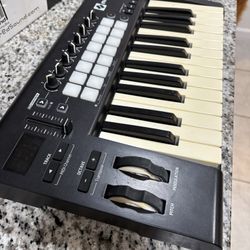 Novation Launchkey Mini