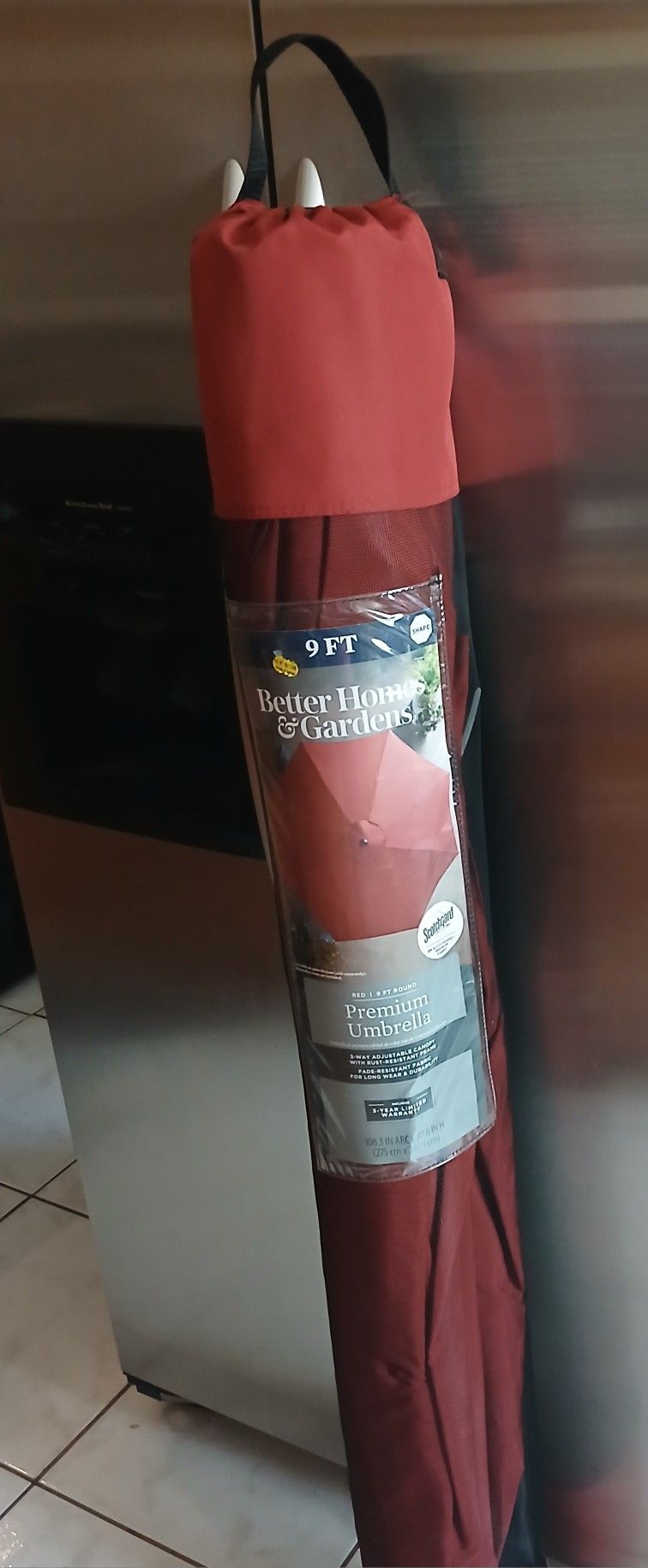 BRAND NEW 9 FT PATIO UMBRELLA