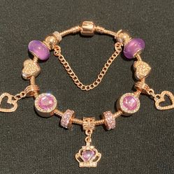 Brand new heart pedant charm bracelet with gift bag