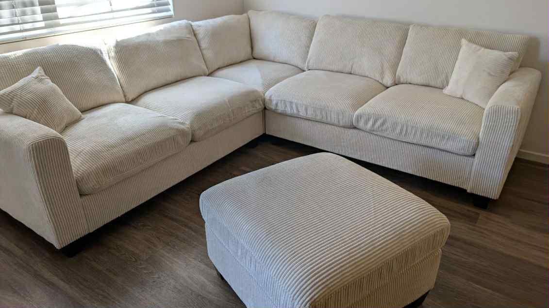 New Corduroy Sectional Couch! Includes Free Delivery 🚚! Free Assembly!