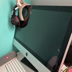 Apple Desktop Computer 